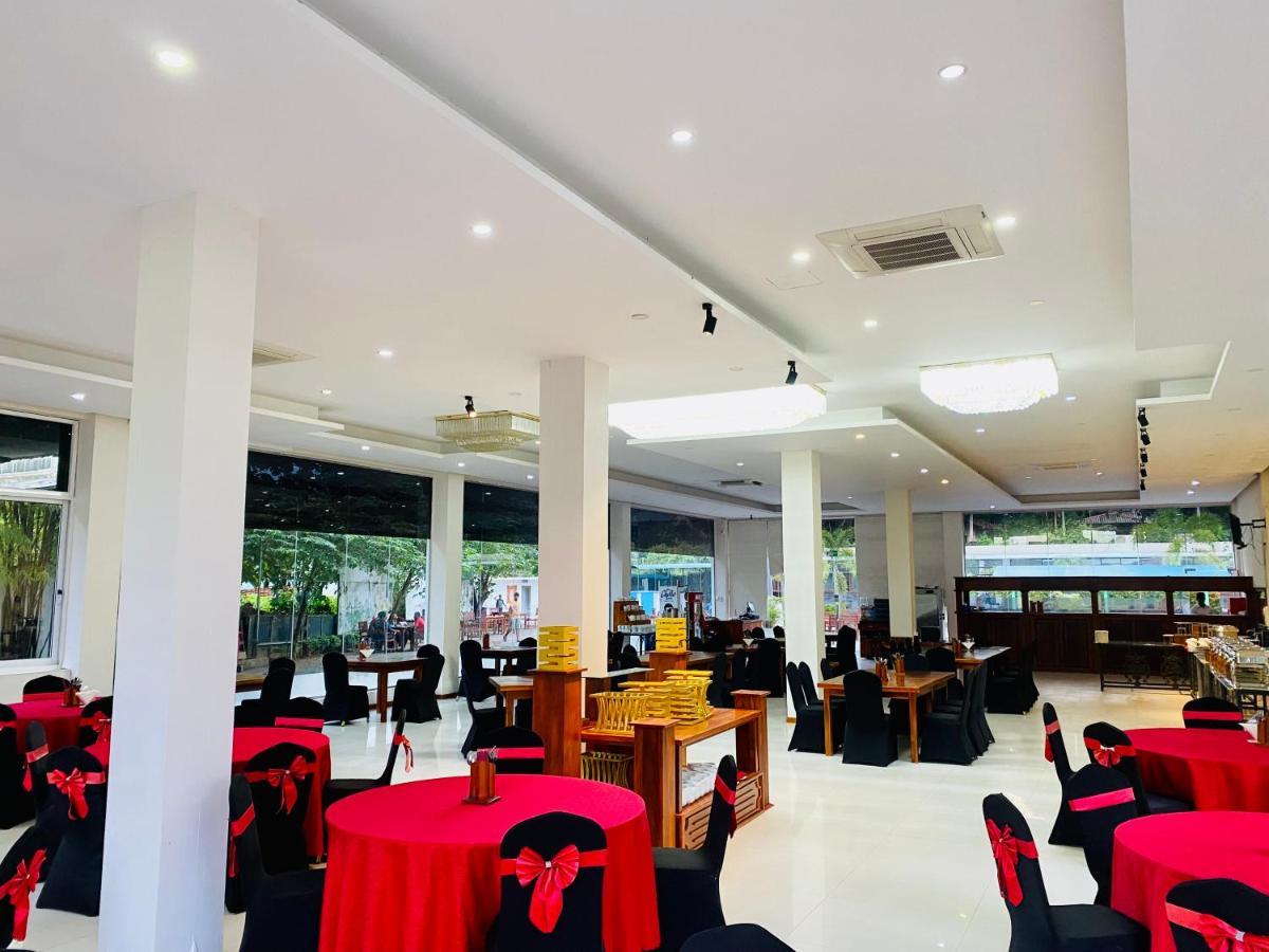 Saru Blue Sapphire Hotel Удавалаве Экстерьер фото
